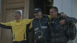 Con emoción, tres hombres de la Patagonia dejaron su empleo en Correo Argentino tras más de 40 años